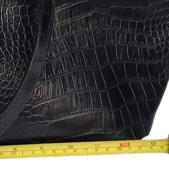 Black Handbags - Picture 2 of 5